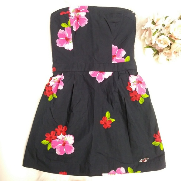 Hollister Dresses & Skirts - Hollister Floral Strapless Mini Dress